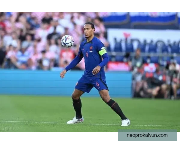 范戴克对阵曼城贡献关键防守表现稳健