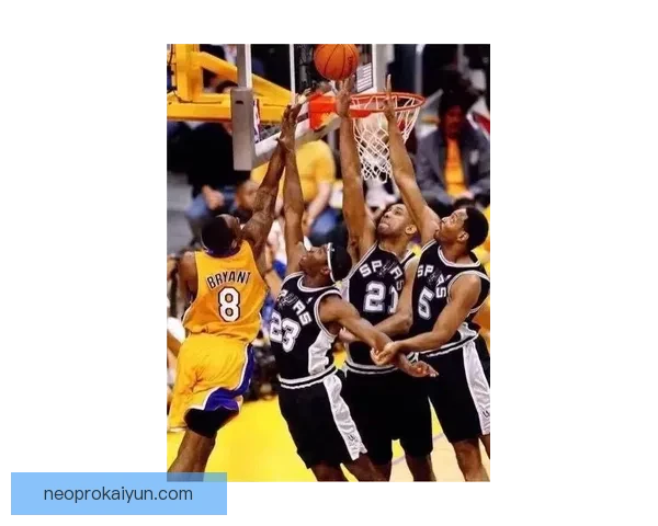 布雷默头球争顶能力突出，防守端表现稳健